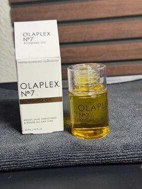 OLAPLEX No.7 Bonding Oil – Yellow Bottle with White Box